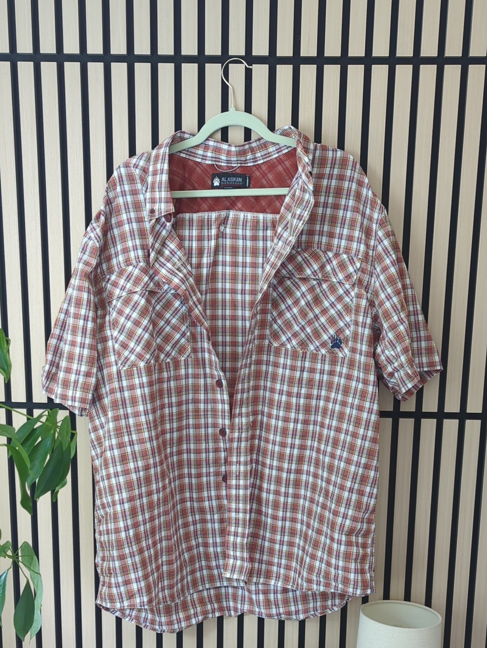 Duluth Trading Co Plaid Short-Sleeve Button-Down in Rust and White